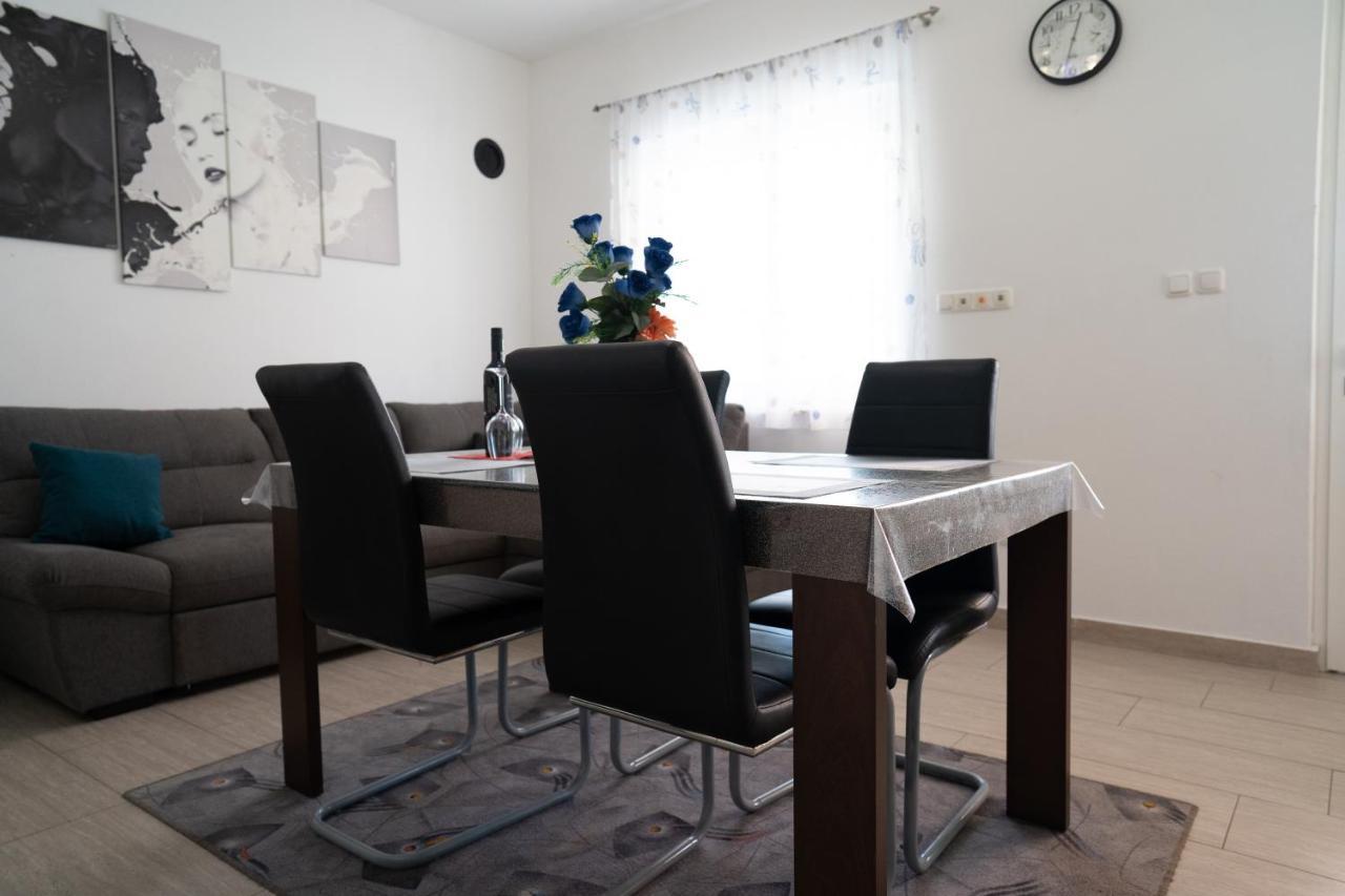 Apartment Mladen Биоград-на-Мору Экстерьер фото