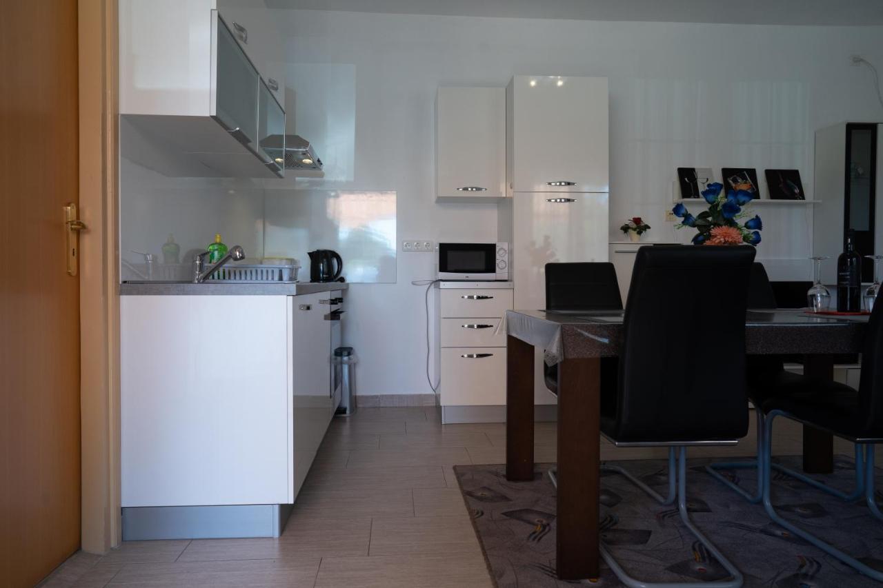 Apartment Mladen Биоград-на-Мору Экстерьер фото